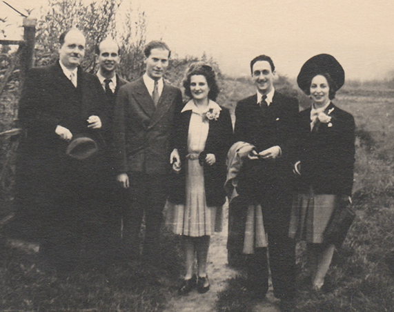 8 Octobre 1943 Mariage Yvette, Jean-Guy avec le Maire , marcel Peck Bénouville et jacqueline bernard copy