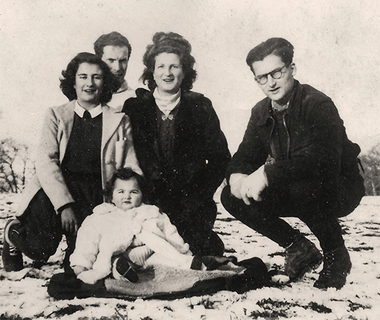 Claudine,JG, Yvette, Gilles+Dominique 1944